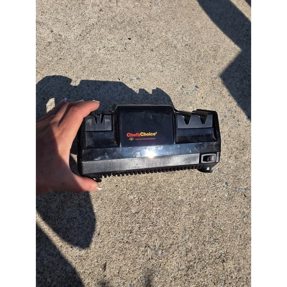 Chefs Choice Diamond Hone Sharpener Model 100 Electric Knife Sharpener Black‎
